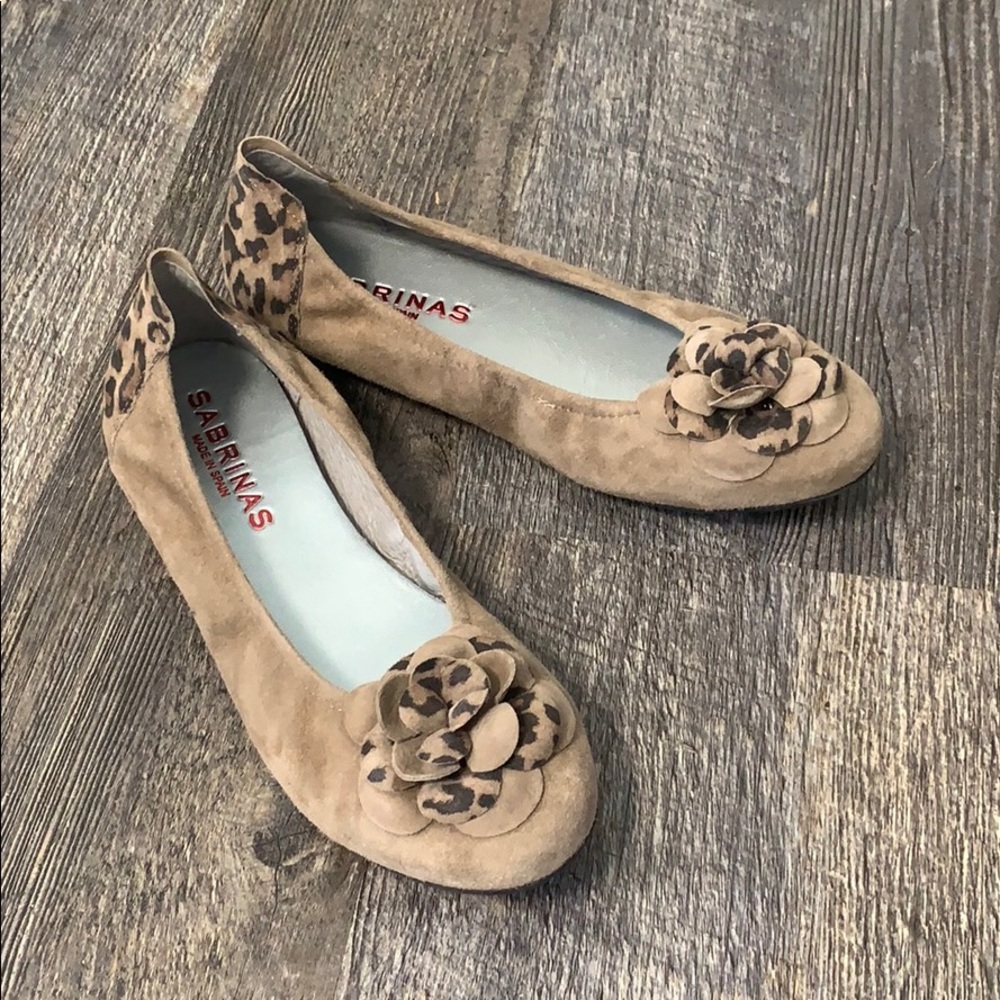 Sabrinas leopard flats